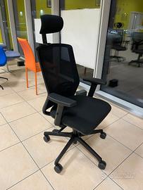 Sedia ergonomica da ufficio nera nuova