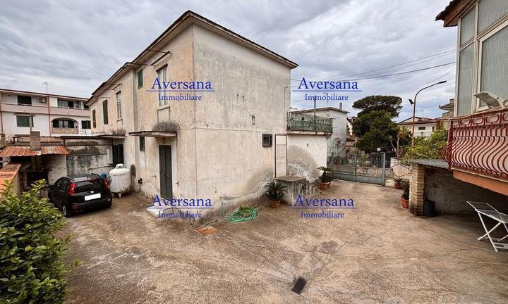 Cortile da ristrutturare realizzato su 540 mq