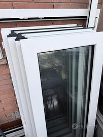 Finestre alluminio bianco doppio vetro (2023)