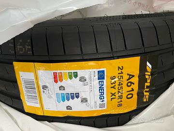 Gomme nuove 215/45/18 93Y