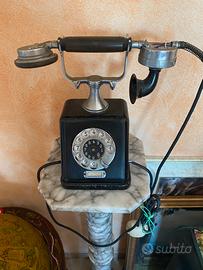 Telefono antico a cornetta vintage