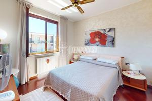 Prestigiosa Villa bifamiliare libera su 4 lati con