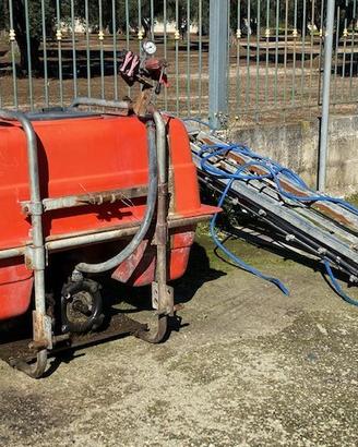 Botte portata da 500Lt completa di pompa