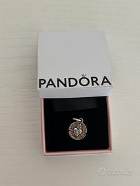 Ciondolo Pandora amor vincit omnia