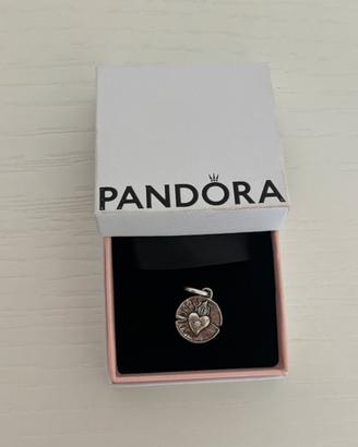 Ciondolo Pandora amor vincit omnia