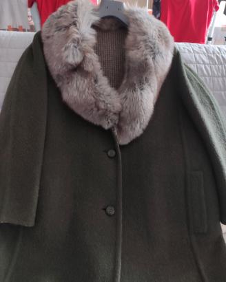 Cappotto con collo pelliccia