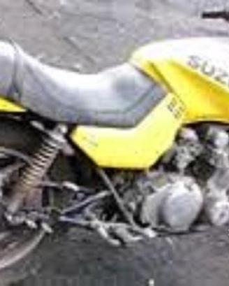 Suzuki 550 katana ricambi