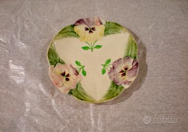 Viole del pensiero, piatto barbotine Choisy le Roi