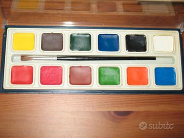 Tempere a colori ad acqua