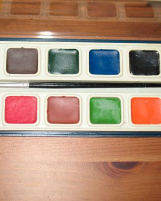 Tempere a colori ad acqua