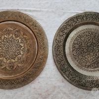 Coppia di piatti etnici 