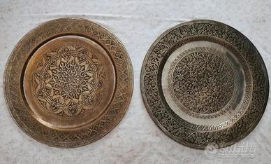 Coppia di piatti etnici 