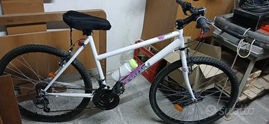 "BICICLETTA \"26\" B TWIN ROCKRIDER 300"