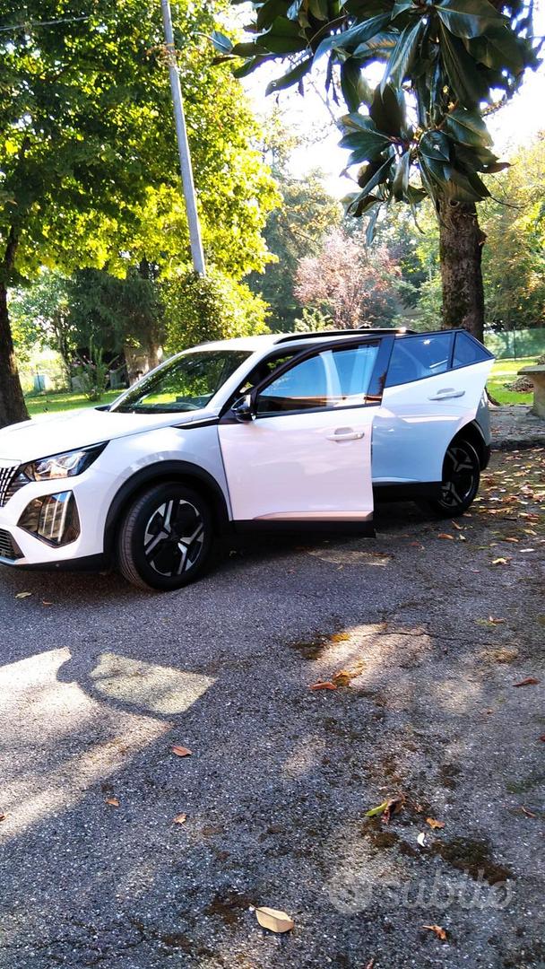Peugeot 2008 Allure 2024 photo 3