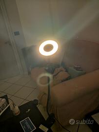 Lampada LED modalità bianca e gialla
