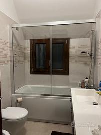 Vasca da bagno + box sopravasca