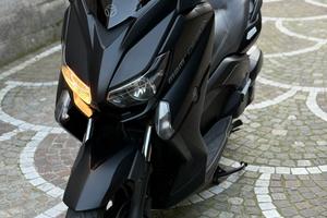 Xmax 250 momodesign