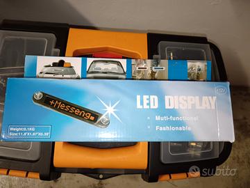 Pannello led per auto programmabile. 