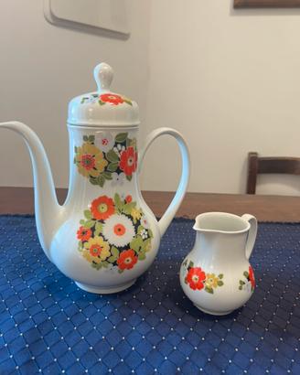 Teiera e lattiera vintage