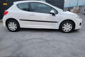PEUGEUT 207 1.4 BENZINA / GPL 2009