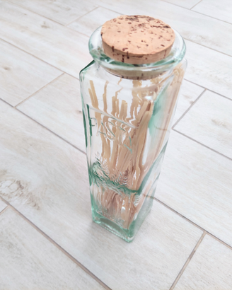 Vaso lungo base quadrata con tappo in sughero