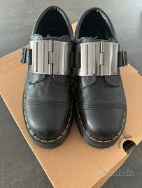 Dr. Martens 8053 quad in pelle con fibbia
