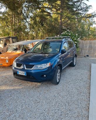 Mitsubishi Outlander 2.2 di-d 7 p.ti DPF ECCELL