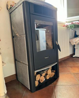 STUFA A LEGNA MCZ 7.5 KW Nuova