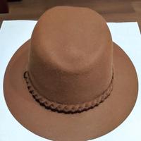 Cappello Marrone da donna elegante in Lana