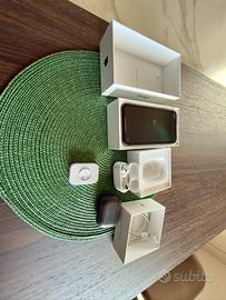Iphone 11 128gb black + Airpods Pro 1a gen.