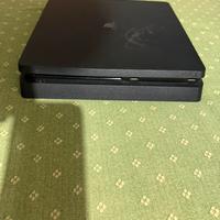 PlayStation 4 Slim – completa di controller