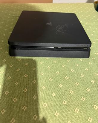 PlayStation 4 Slim – completa di controller