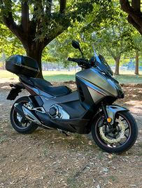 Honda Integra 750 S