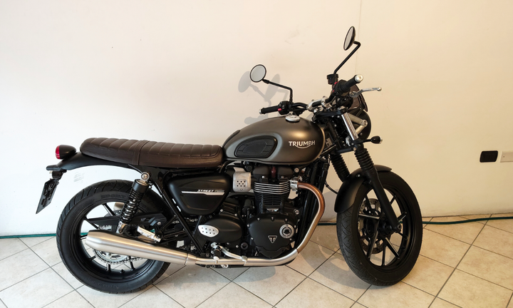 Triumph street twin 900