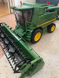 Mietitrebbia John Deere