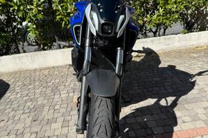 Yamaha MT-07 con scarico Akrapovic