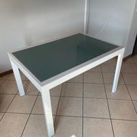 Tavolo da pranzo allungabile in alluminio e vetro