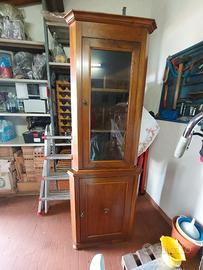 Vetrina angolare in legno