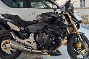 MOTO HONDA HORNET NERA