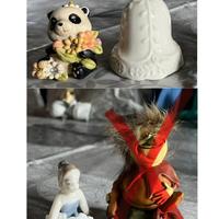 Set di 2 statuine e 1 campanella da ornamento
