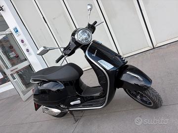 Vespa 300 GTS Super ABS/ASR - 2023