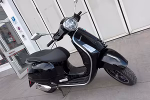 Vespa 300 GTS Super ABS/ASR - 2023