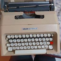 Macchina da scrivere Olivetti