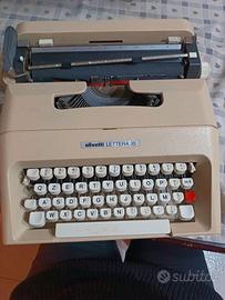 Macchina da scrivere Olivetti