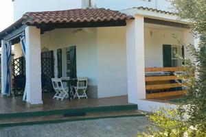 ALGHERO pianoterra in bifamiliare con giardino