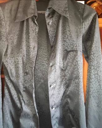 camicia con cravatta 