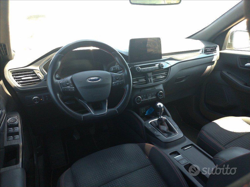Ford Kuga 2022 photo 2