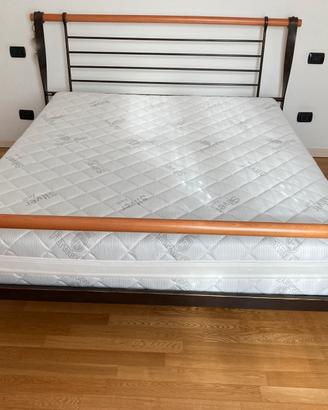 Letto matrimoniale