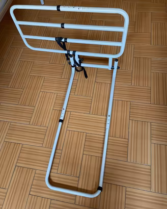 Sponda letto estraibile per anziani e disabili