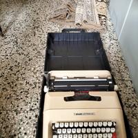 macchina da scrivere 